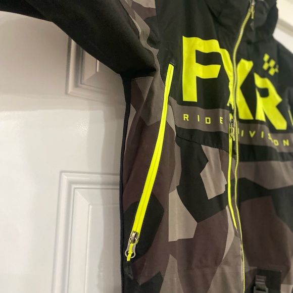 FXR Extreem Performance Men’s Sledding Suit - Picture 3 of 15